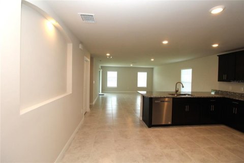 House in Port Charlotte, Florida 3 bedrooms, 140.75 sq.m. № 1628399 - photo 5