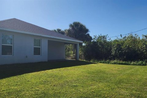 House in Port Charlotte, Florida 3 bedrooms, 140.75 sq.m. № 1628399 - photo 30