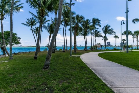 Condo in Miami, Florida, 2 bedrooms  № 1978647 - photo 20