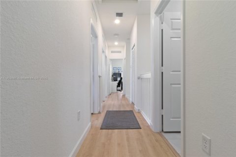 Снять в аренду виллу или дом в Хайалиа, Флорида 4 спальни, 184.88м2, № 1956339 - фото 13