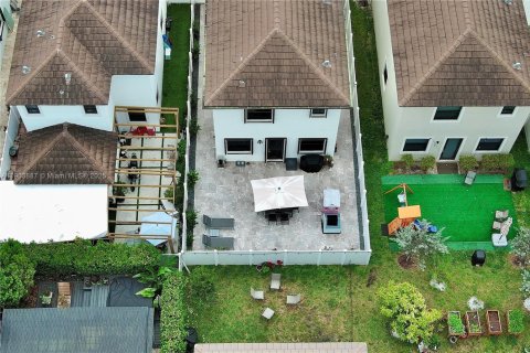 Снять в аренду виллу или дом в Хайалиа, Флорида 4 спальни, 184.88м2, № 1956339 - фото 18