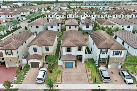 Снять в аренду виллу или дом в Хайалиа, Флорида 4 спальни, 184.88м2, № 1956339 - фото 20
