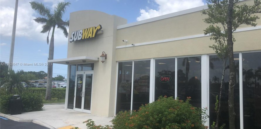 Magasin à Pembroke Park, Floride № 458786