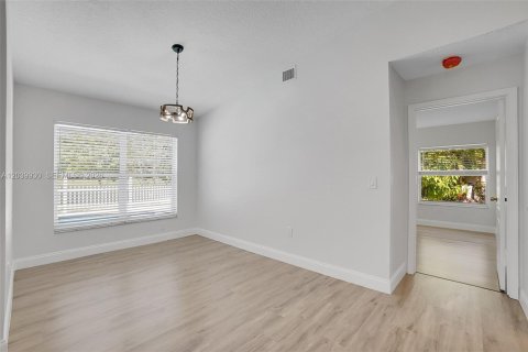 House in Coral Springs, Florida 4 bedrooms, 222.32 sq.m. № 2086651 - photo 25
