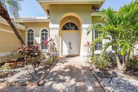House in Coral Springs, Florida 4 bedrooms, 222.32 sq.m. № 2086651 - photo 6
