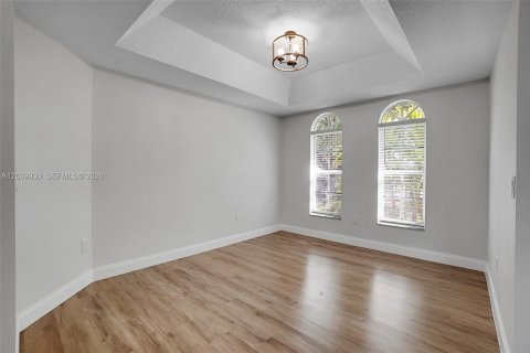 House in Coral Springs, Florida 4 bedrooms, 222.32 sq.m. № 2086651 - photo 10