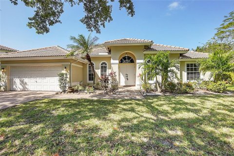House in Coral Springs, Florida 4 bedrooms, 222.32 sq.m. № 2086651 - photo 5