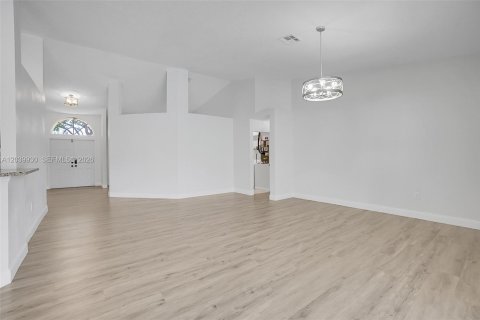 House in Coral Springs, Florida 4 bedrooms, 222.32 sq.m. № 2086651 - photo 21