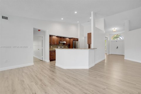 House in Coral Springs, Florida 4 bedrooms, 222.32 sq.m. № 2086651 - photo 19