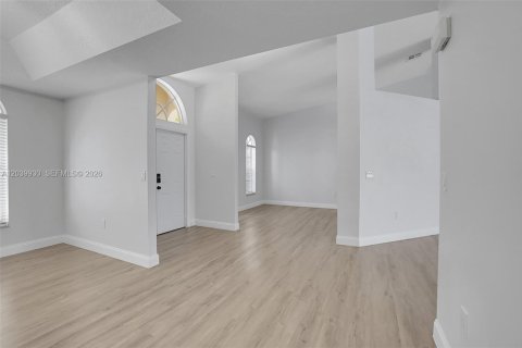 House in Coral Springs, Florida 4 bedrooms, 222.32 sq.m. № 2086651 - photo 11