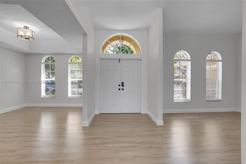 House in Coral Springs, Florida 4 bedrooms, 222.32 sq.m. № 2086651 - photo 9