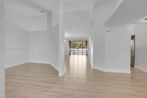 House in Coral Springs, Florida 4 bedrooms, 222.32 sq.m. № 2086651 - photo 7