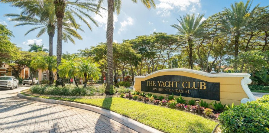Condo in Hypoluxo, Florida, 2 bedrooms № 1007628