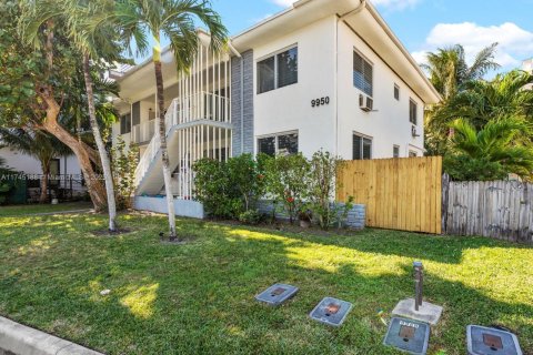 Propiedad comercial en venta en Bay Harbor Islands, Florida № 2016925 - foto 4