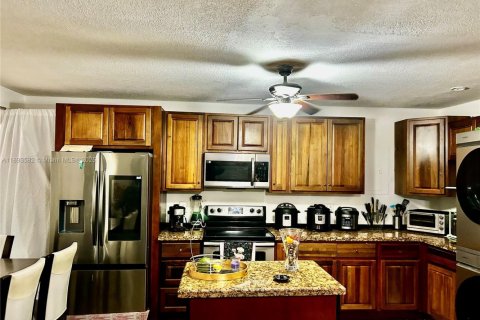 Copropriété à vendre à Hollywood, Floride: 2 chambres, 83.61 m2 № 1945837 - photo 17