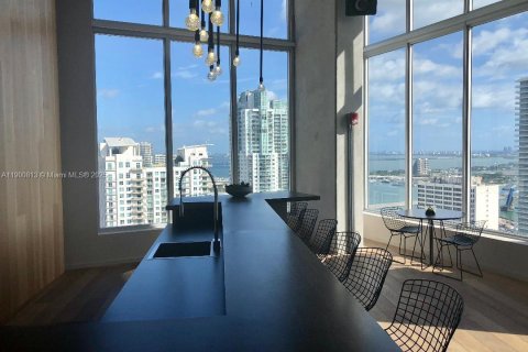 Condominio en alquiler en Miami, Florida, 1 dormitorio, 49.52 m2 № 1952091 - foto 12