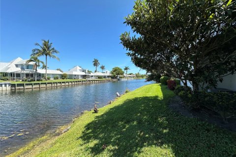 Condo in Stuart, Florida, 3 bedrooms  № 1641766 - photo 26