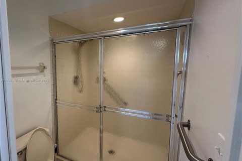 Condo in Stuart, Florida, 3 bedrooms  № 1641766 - photo 22