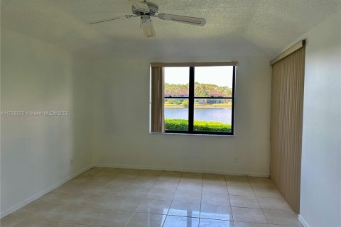 Condo in Stuart, Florida, 3 bedrooms  № 1641766 - photo 23