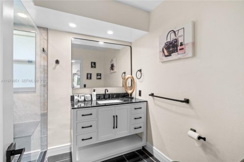 House in Tamarac, Florida 4 bedrooms, 222.22 sq.m. № 2040193 - photo 13