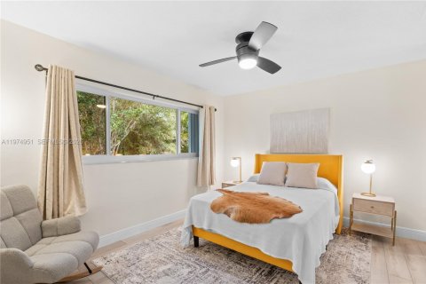 House in Tamarac, Florida 4 bedrooms, 222.22 sq.m. № 2040193 - photo 16