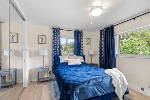 House in Tamarac, Florida 4 bedrooms, 222.22 sq.m. № 2040193 - photo 15