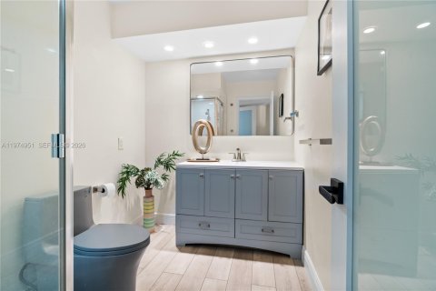 House in Tamarac, Florida 4 bedrooms, 222.22 sq.m. № 2040193 - photo 22