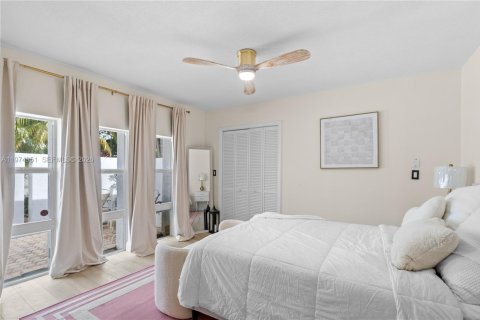 House in Tamarac, Florida 4 bedrooms, 222.22 sq.m. № 2040193 - photo 20