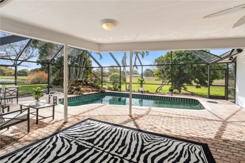 House in Tamarac, Florida 4 bedrooms, 222.22 sq.m. № 2040193 - photo 25