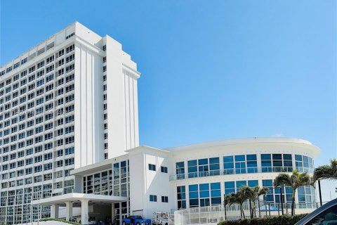 Купить кондоминиум в Майами-Бич, Флорида 37.16м2, № 1985573 - фото 1