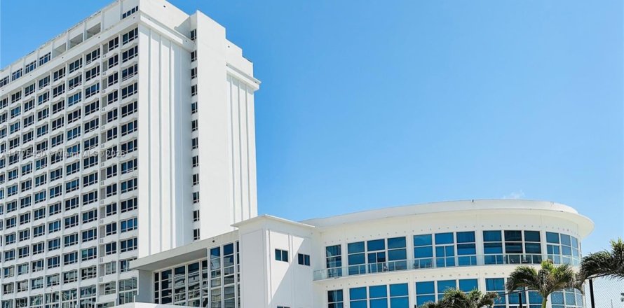 Студия в кондо в Майами-Бич, Флорида № 1985573