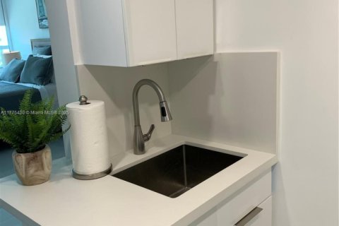 Купить кондоминиум в Майами-Бич, Флорида 37.16м2, № 1985573 - фото 8