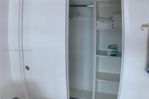 Купить кондоминиум в Майами-Бич, Флорида 37.16м2, № 1985573 - фото 11