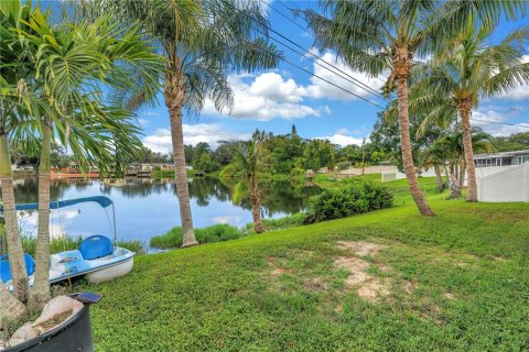 House in Seminole, Florida 3 bedrooms, 195.75 sq.m. № 1846378 - photo 19