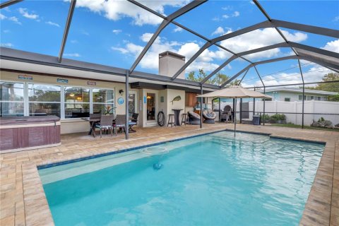 House in Seminole, Florida 3 bedrooms, 195.75 sq.m. № 1846378 - photo 25