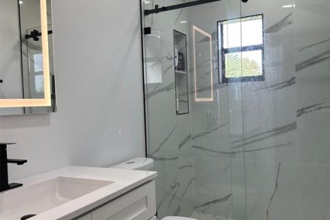 Casa en venta en Kissimmee, Florida, 4 dormitorios, 266.63 m2 № 2388930 - foto 17