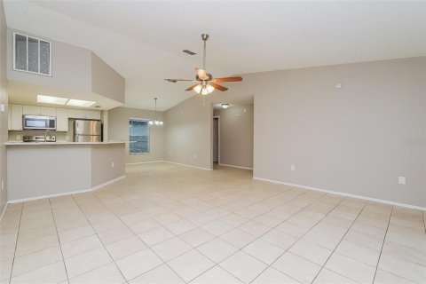 Снять в аренду виллу или дом в Тампа, Флорида 7 комнат, 121.89м2, № 1816020 - фото 2