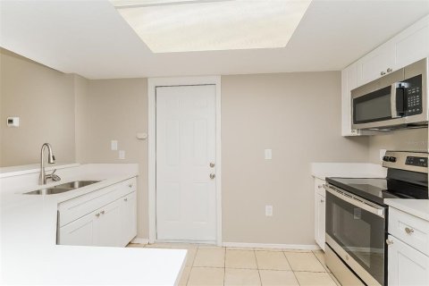 Снять в аренду виллу или дом в Тампа, Флорида 7 комнат, 121.89м2, № 1816020 - фото 7