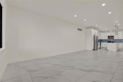 Villa ou maison à vendre à Tampa, Floride: 3 chambres, 133.87 m2 № 2406653 - photo 10
