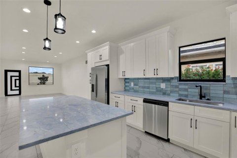 Villa ou maison à vendre à Tampa, Floride: 3 chambres, 133.87 m2 № 2406653 - photo 7