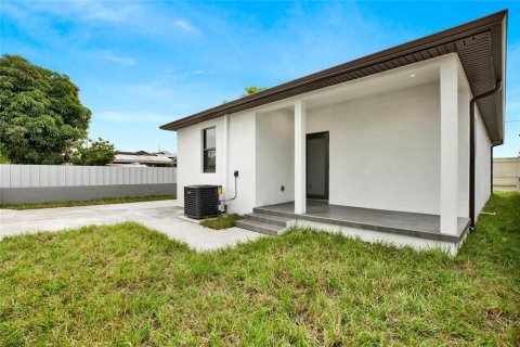 Villa ou maison à vendre à Tampa, Floride: 3 chambres, 133.87 m2 № 2406653 - photo 26