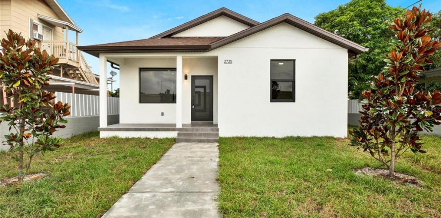 Villa ou maison à Tampa, Floride 3 chambres, 133.87 m2 № 2406653