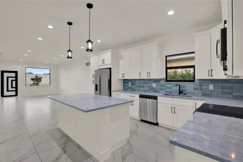 Villa ou maison à vendre à Tampa, Floride: 3 chambres, 133.87 m2 № 2406653 - photo 4