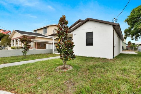 Villa ou maison à vendre à Tampa, Floride: 3 chambres, 133.87 m2 № 2406653 - photo 25