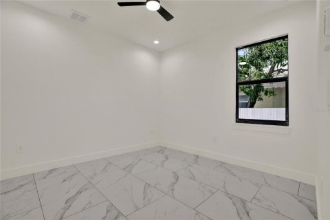 Villa ou maison à vendre à Tampa, Floride: 3 chambres, 133.87 m2 № 2406653 - photo 18