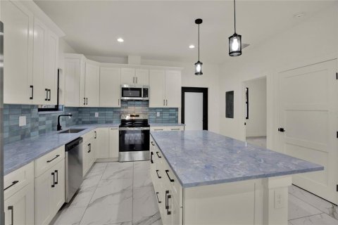 Villa ou maison à vendre à Tampa, Floride: 3 chambres, 133.87 m2 № 2406653 - photo 5
