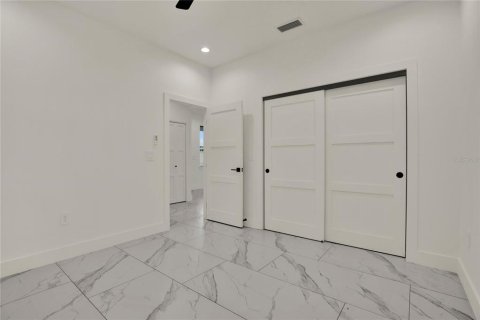 Villa ou maison à vendre à Tampa, Floride: 3 chambres, 133.87 m2 № 2406653 - photo 19
