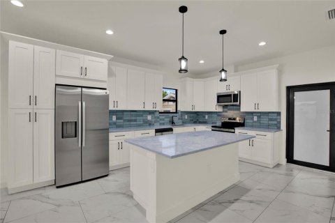 Villa ou maison à vendre à Tampa, Floride: 3 chambres, 133.87 m2 № 2406653 - photo 6