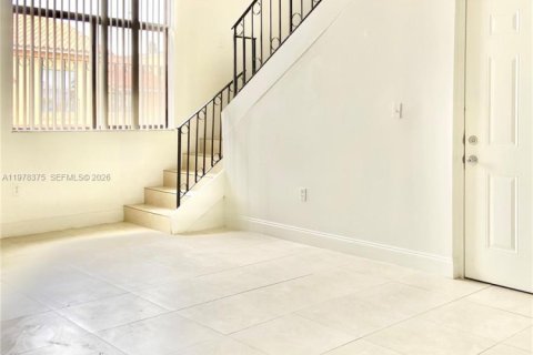 Condo in Hialeah, Florida, 3 bedrooms  № 2042175 - photo 5