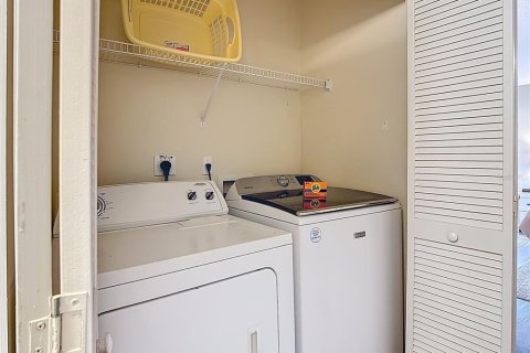 Condominio en venta en Kissimmee, Florida, 4 dormitorios, 150.13 m2 № 2205020 - foto 23